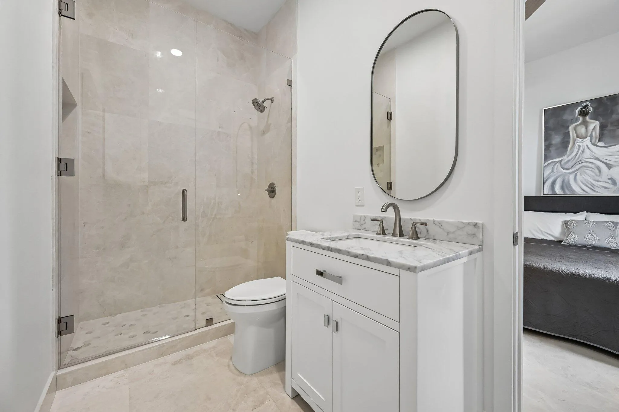 Ensuite In Main House Guest