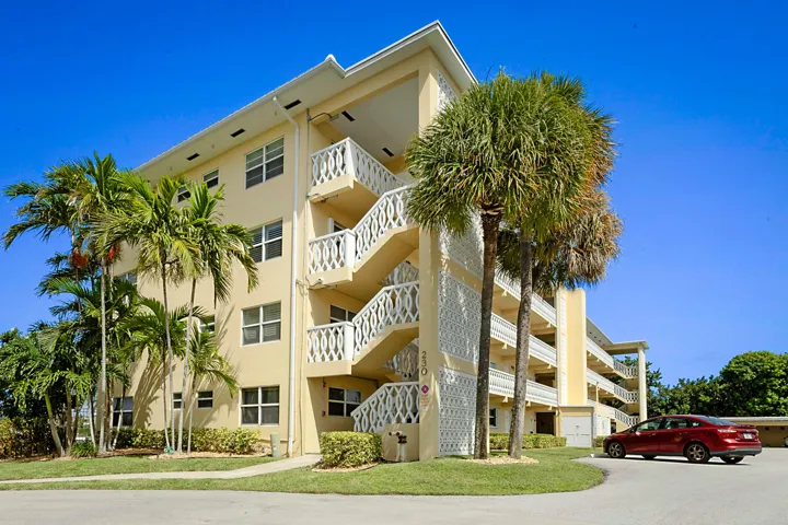 230 N Federal Hwy #305-1