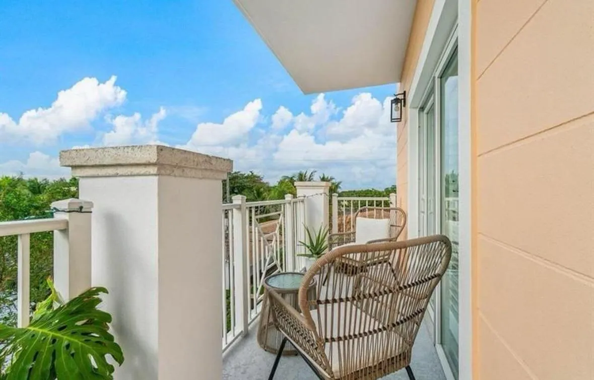 1931 NE 2nd St, Unit 30510