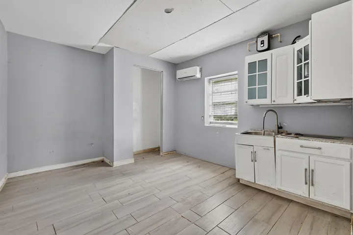 Bonus converted living area-potential 6th bedroom