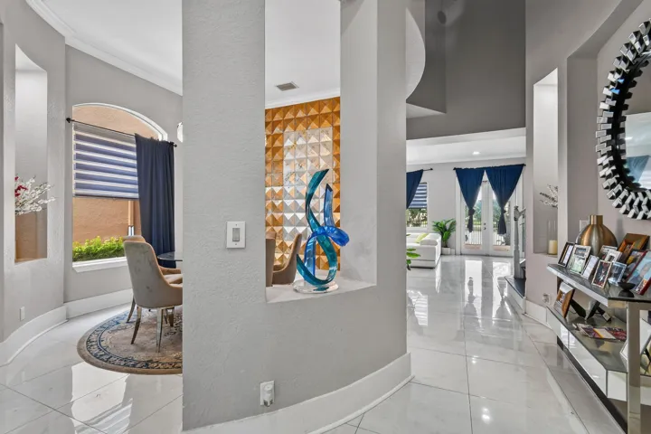 700CrestaCir(8)