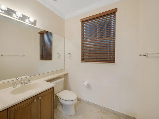 2ND FLOOR BATHROOM