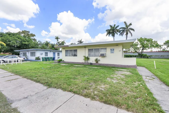 515 Ne 150th St_001