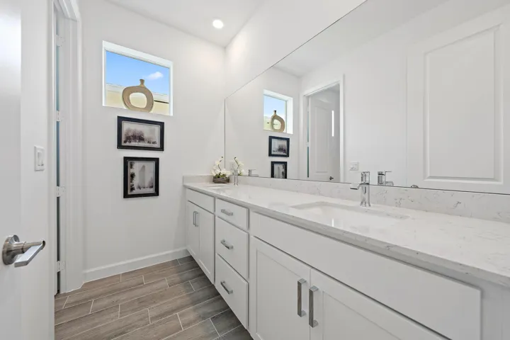 1525 Stockbridge St-14