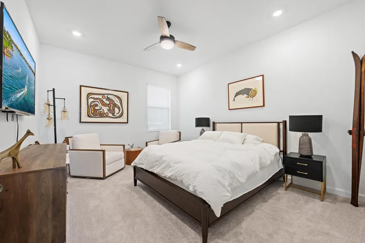 1525 Stockbridge St-13
