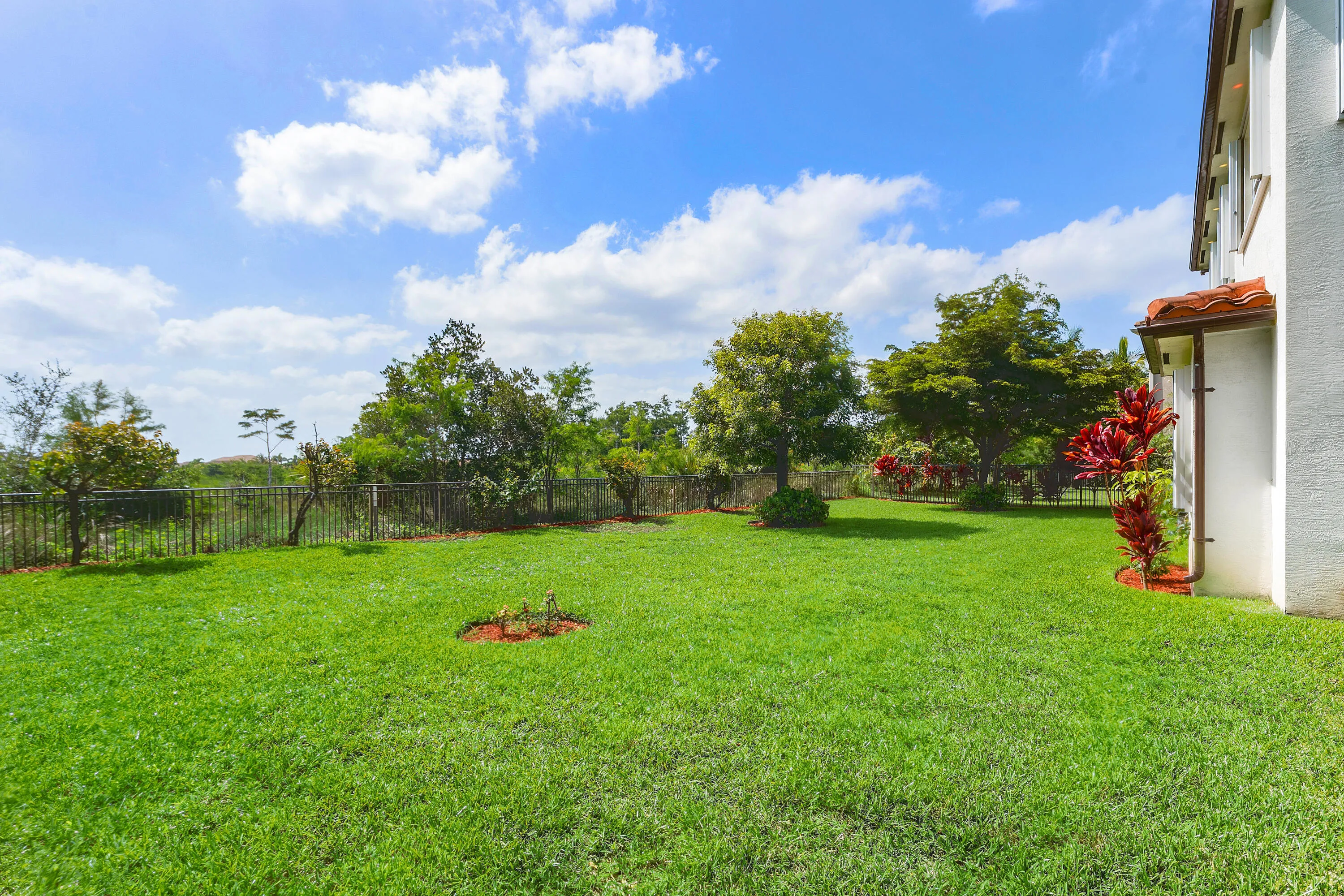 046-2417BellarosaCircle-WestPalmBeach-FL
