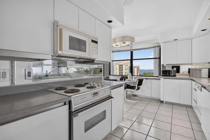 18-web-or-mls-936-7941