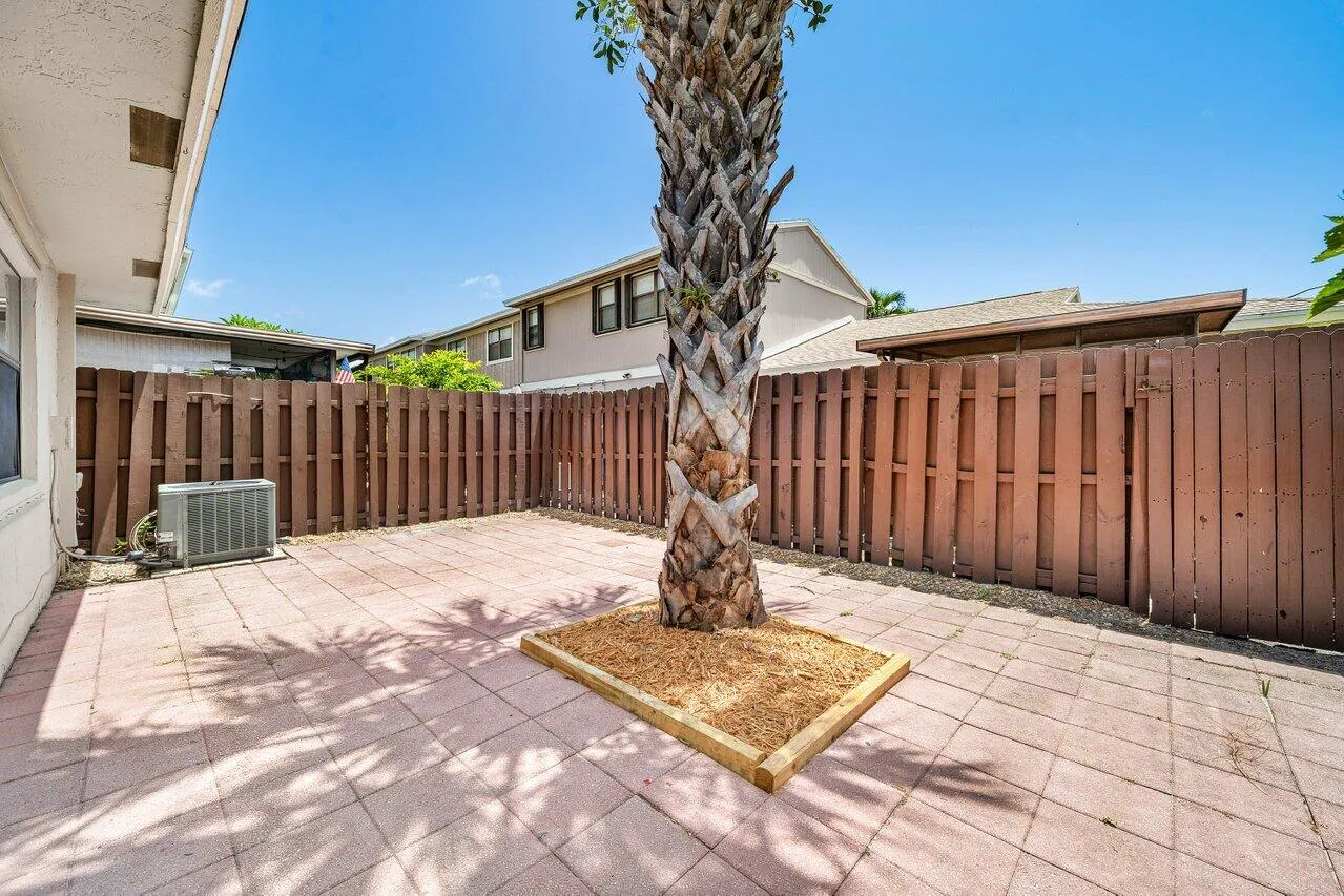16422 Straw Way