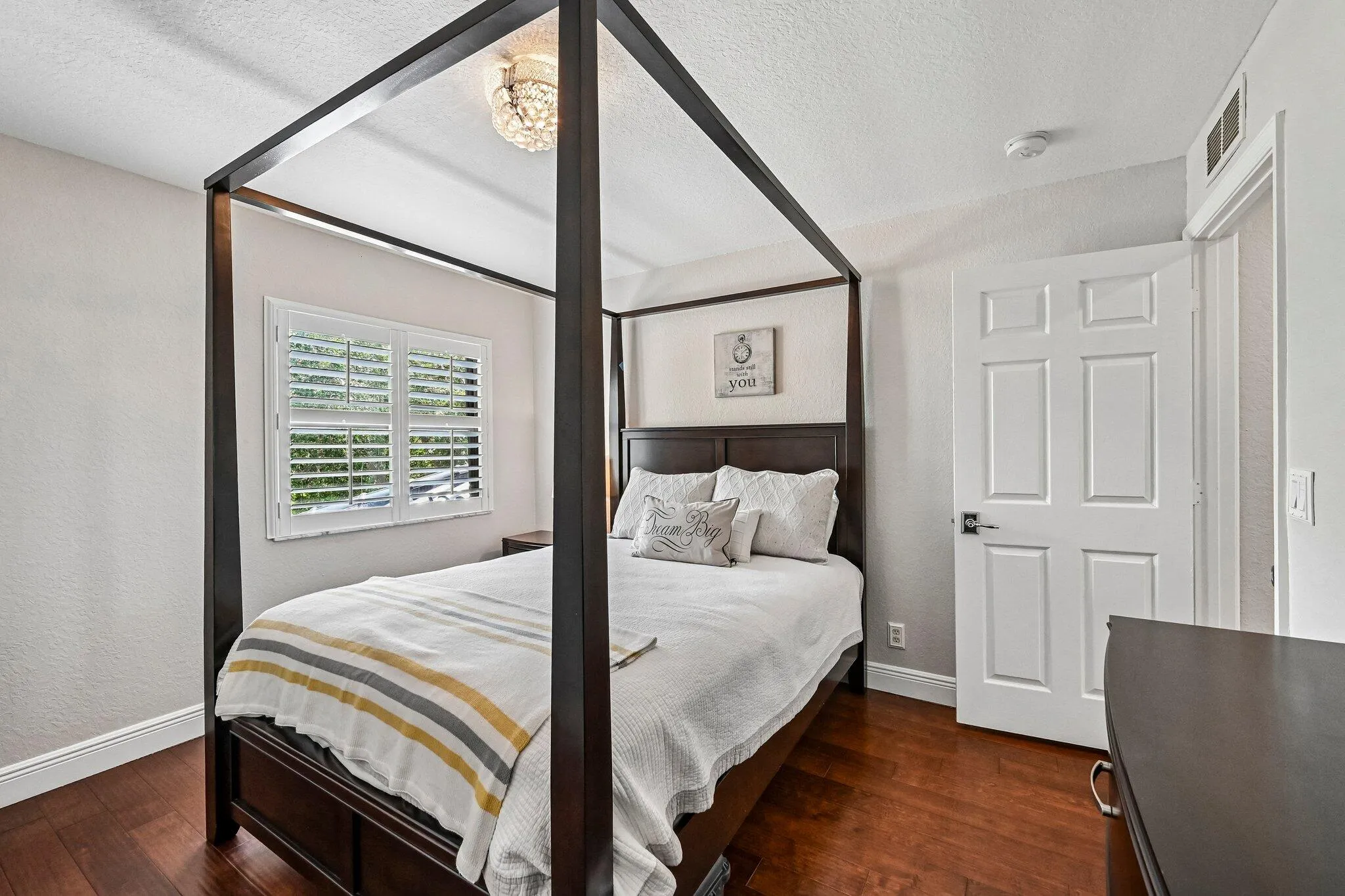 39-web-or-mls-Center Stone Ln-S1107-033