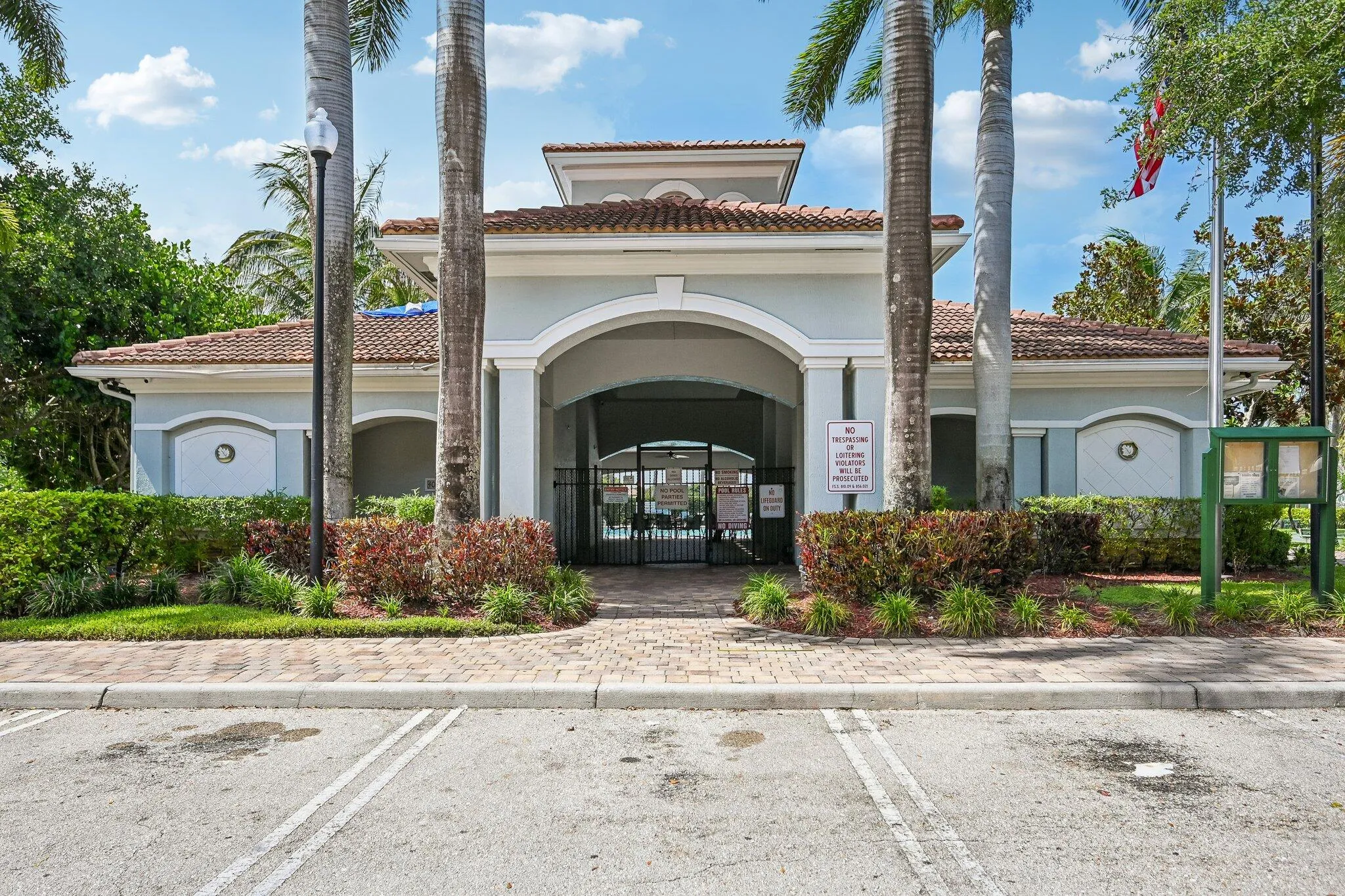 1-web-or-mls-Center Stone Ln-1107-901