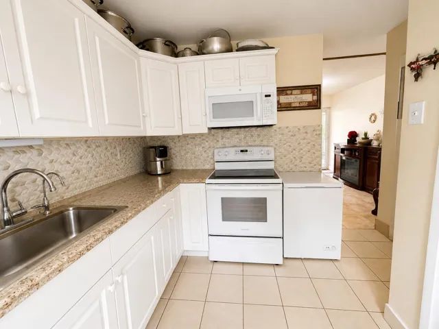 Kitchen_Pompano_2