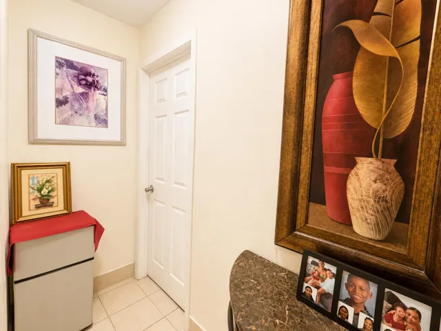 Hallway_room_1