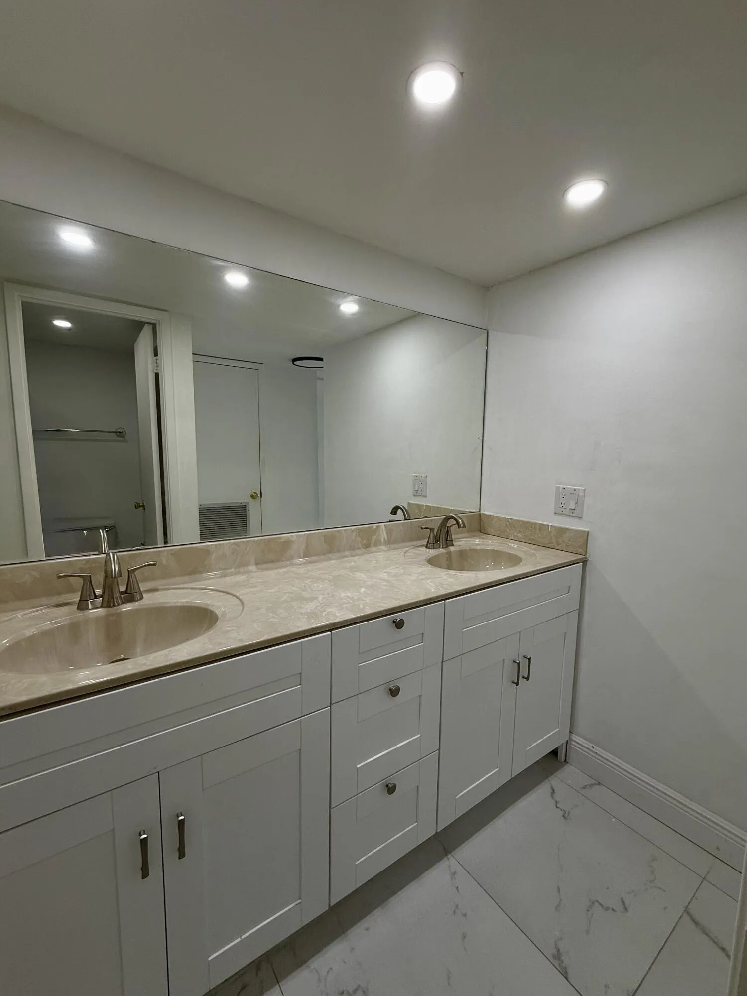 Primary bath