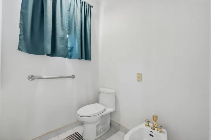 046_DSC04691_autoremove_45216829_MLS
