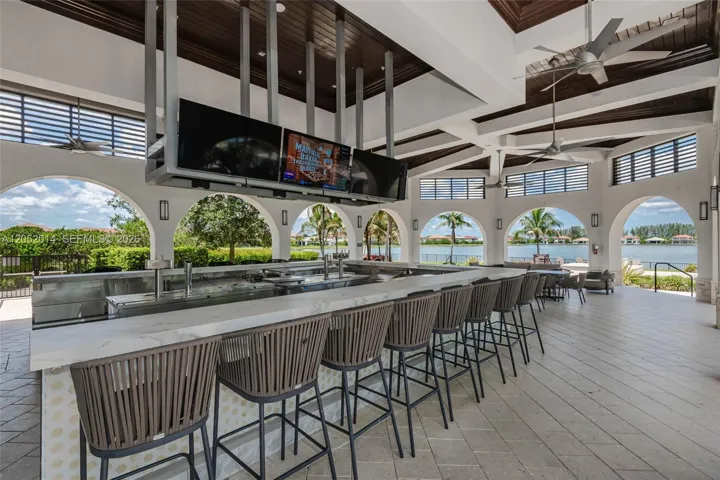 ENTERTAINMENT CENTER SPORT BBQ AREA