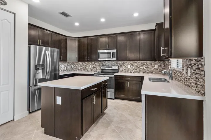 016-5428SandbirchWay-LakeWorth-FL-33463-