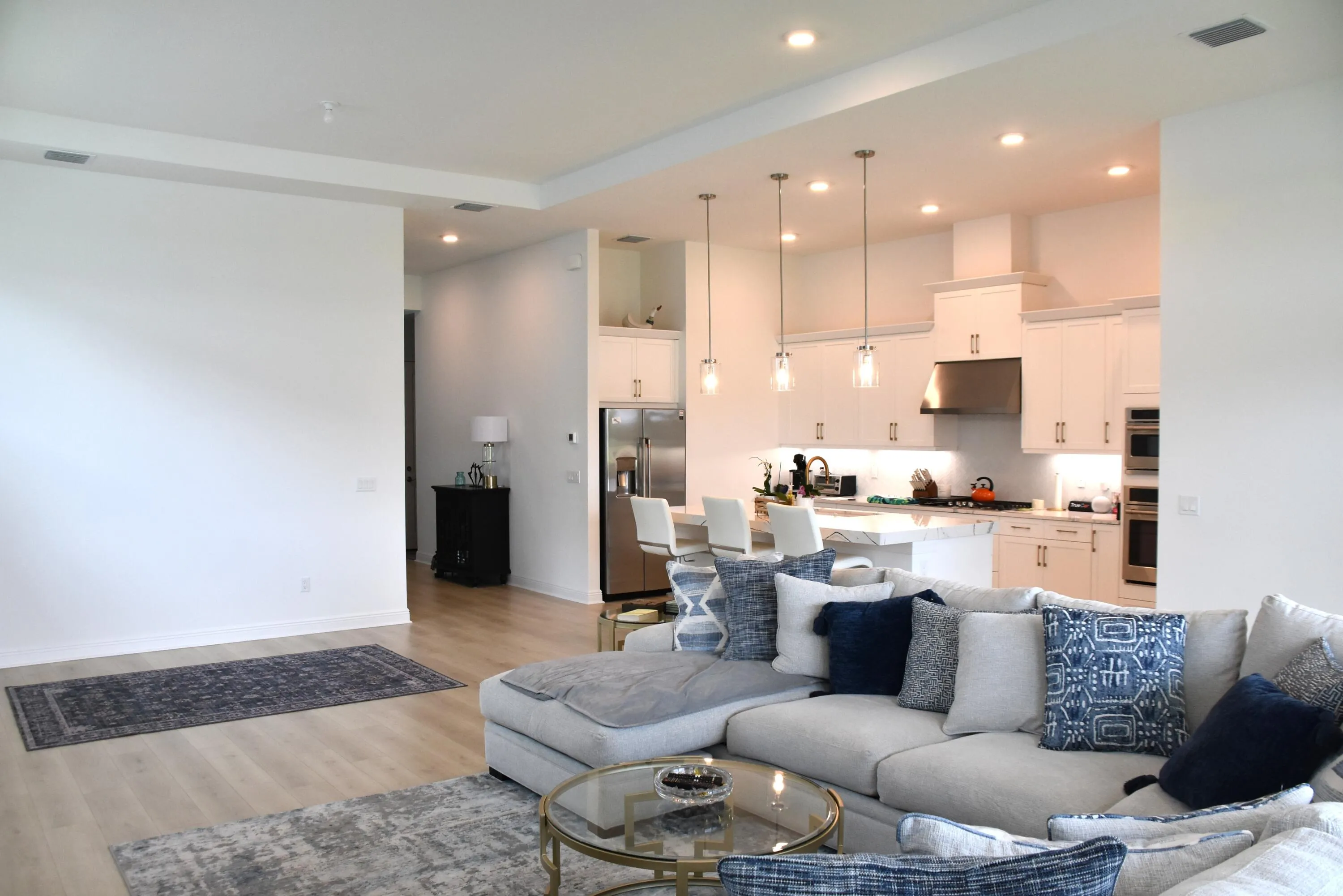 FAMILY ROOM/KITCHEN