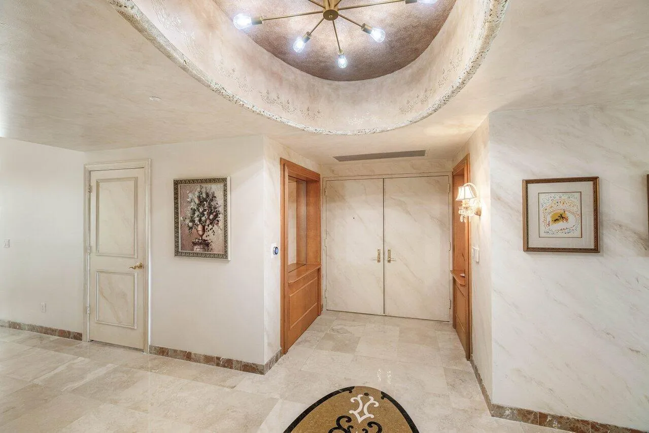 DOUBLE DOORS INTO YOUR FOYER ENTRANCE