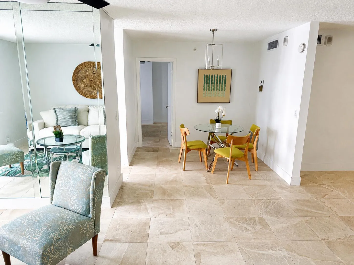 Dining Room 1002