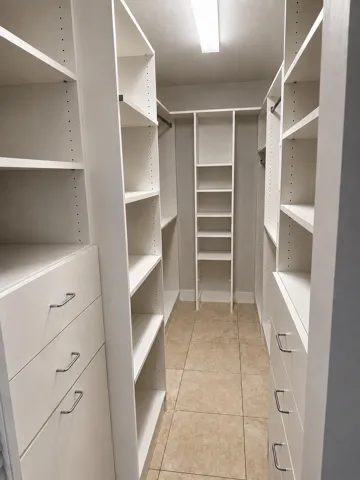 Walk in closet Master