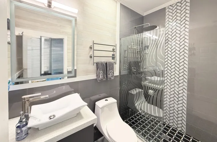bathroom on 1st floor