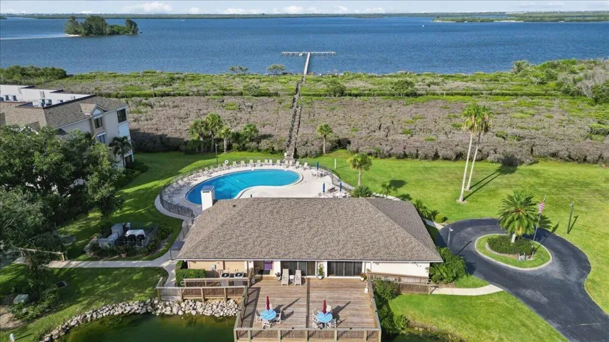 Clubhouse, Pool to Intracoastal