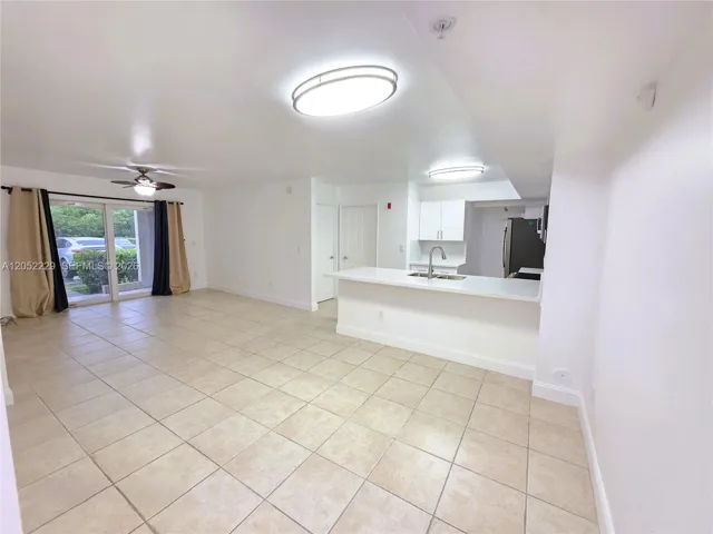 LIVING ROOM/DINING AREA
