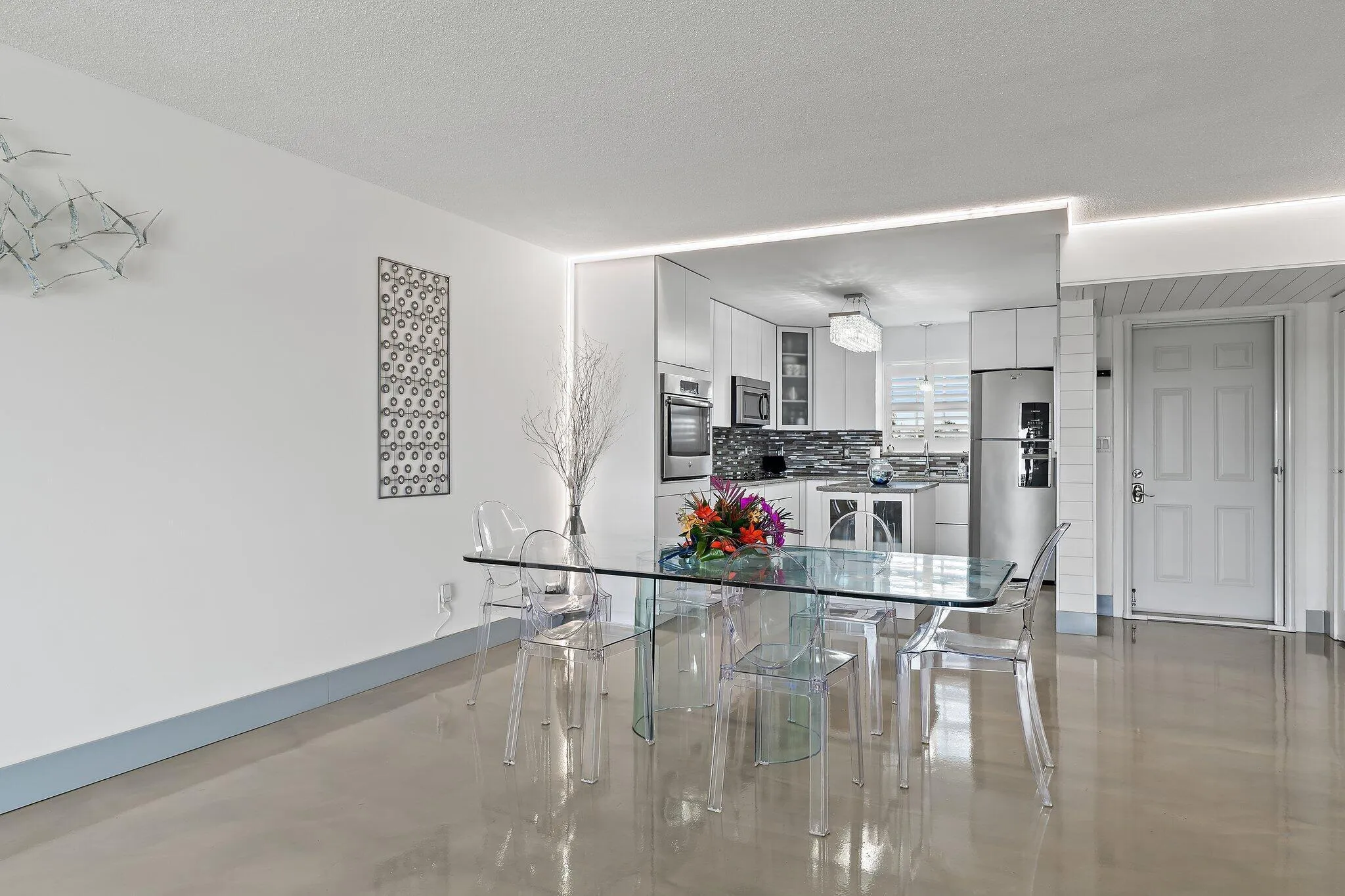 018-100WaterwayRd-E305-Tequesta-SMALL