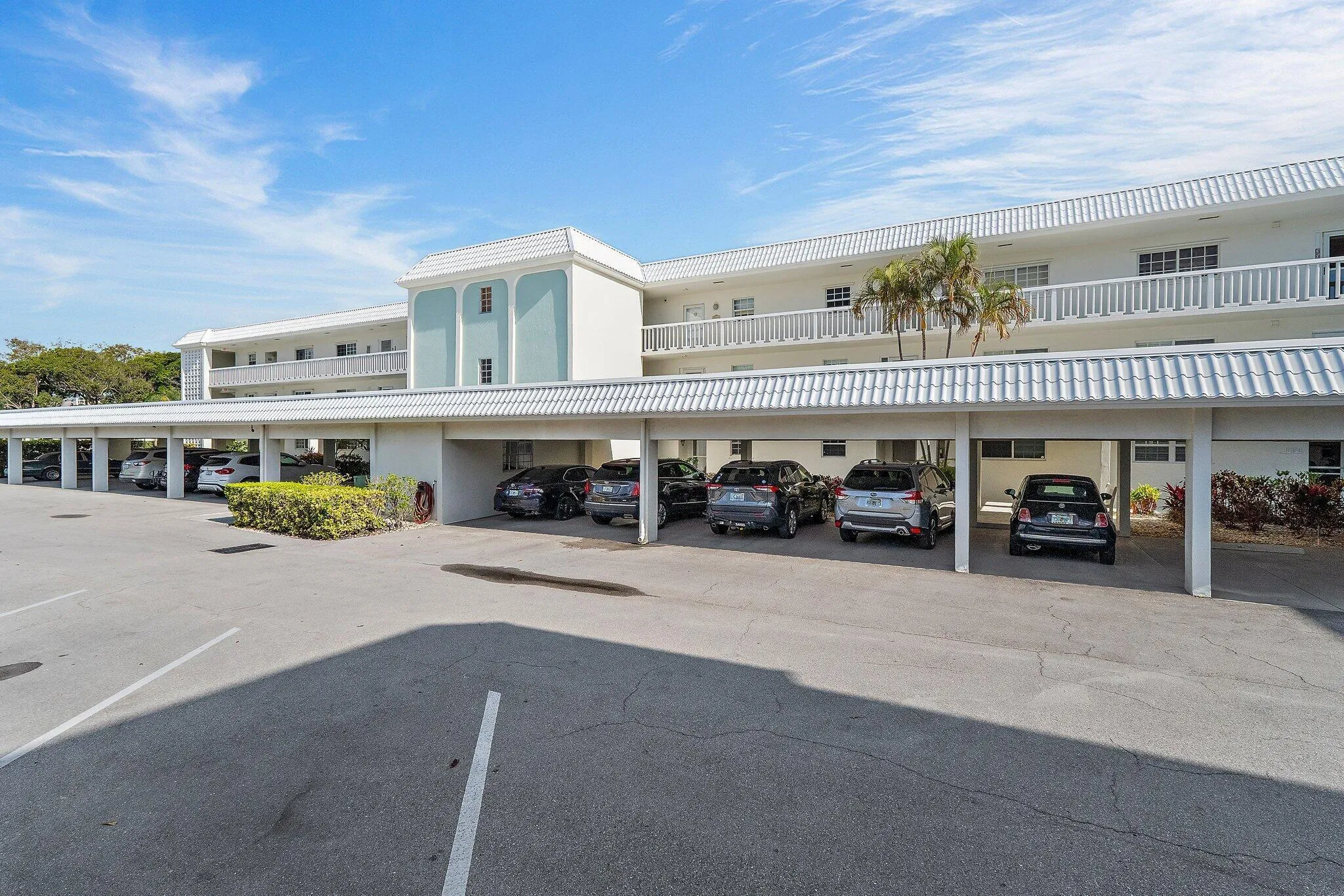 004-100WaterwayRd-E305-Tequesta-SMALL