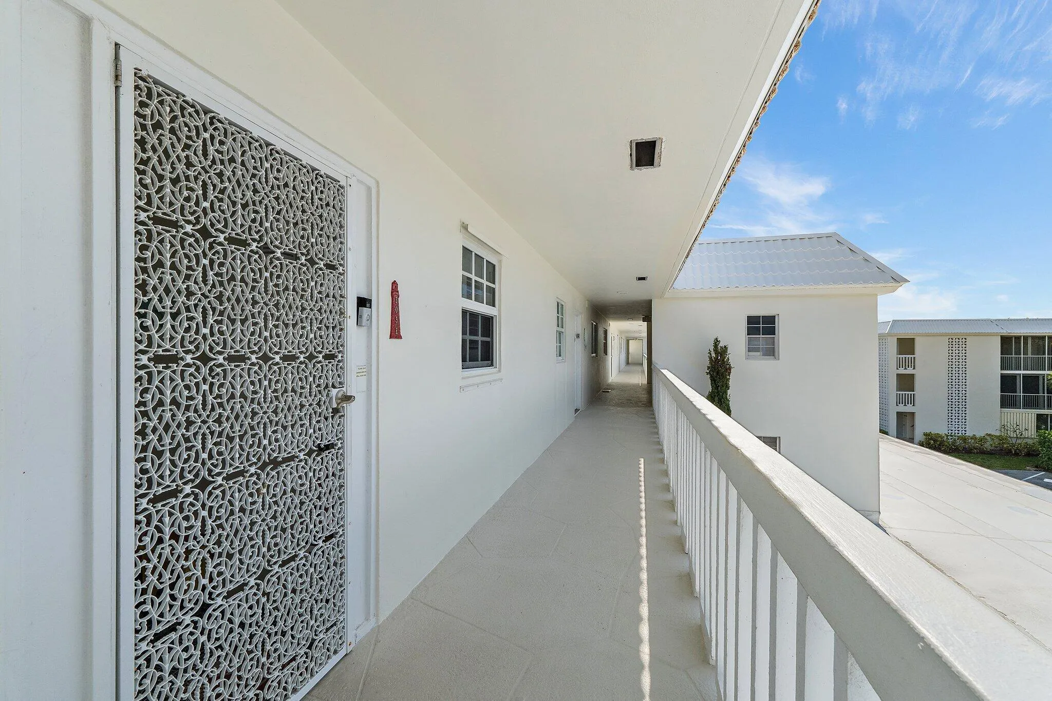 007-100WaterwayRd-E305-Tequesta-SMALL