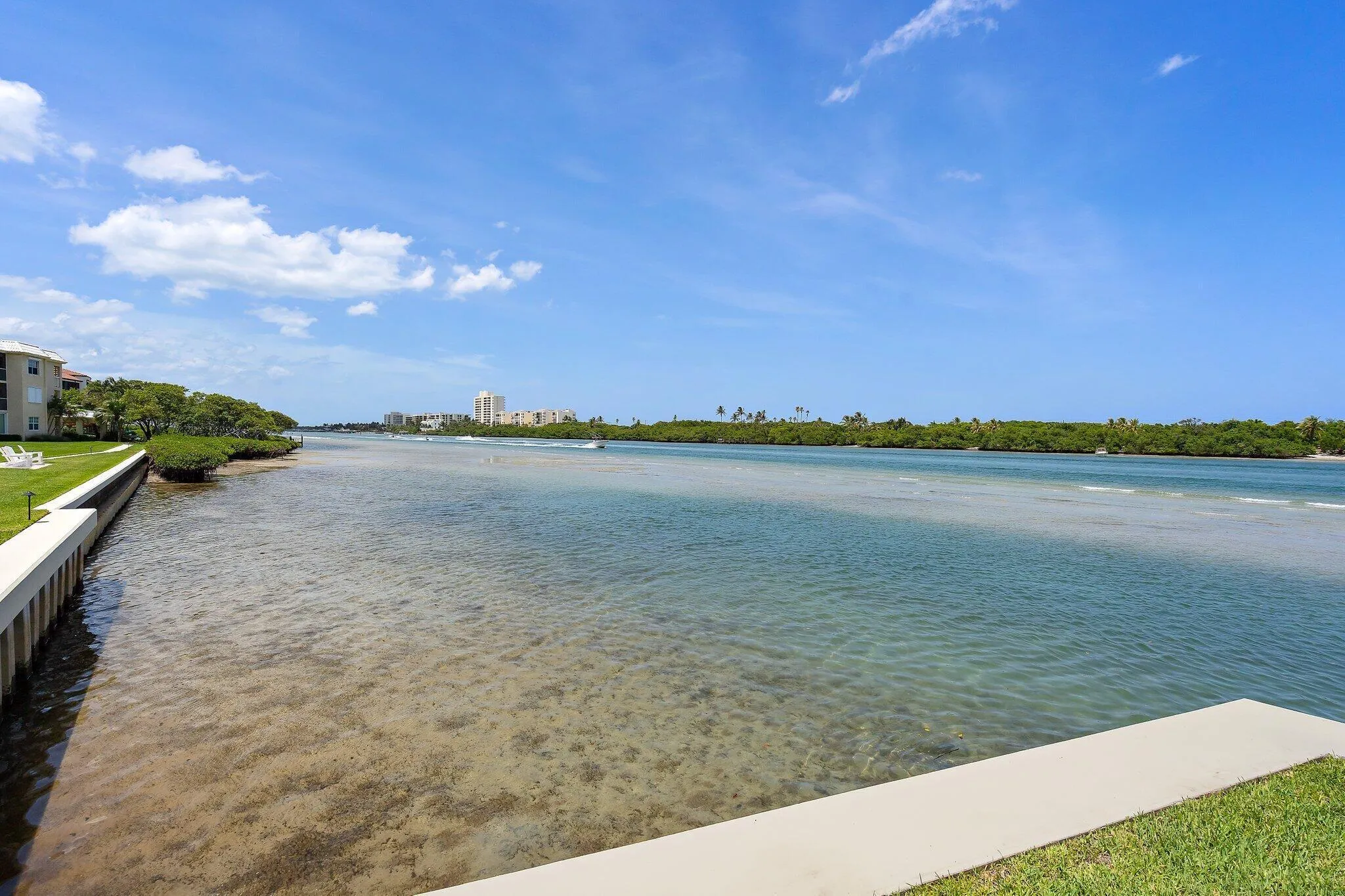 076-100WaterwayRd-E305-Tequesta-SMALL