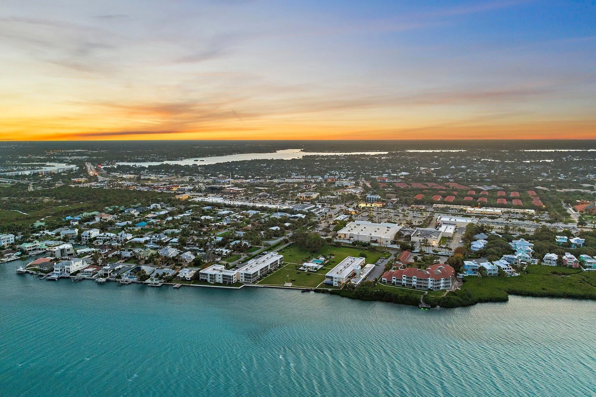007-100WaterwayRd-E305-Tequesta-SMALL
