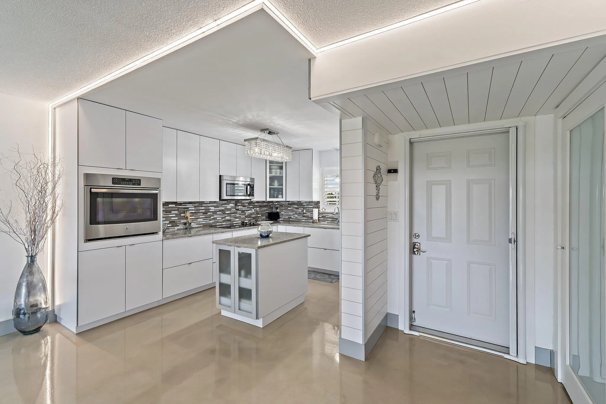 009-100WaterwayRd-E305-Tequesta-SMALL