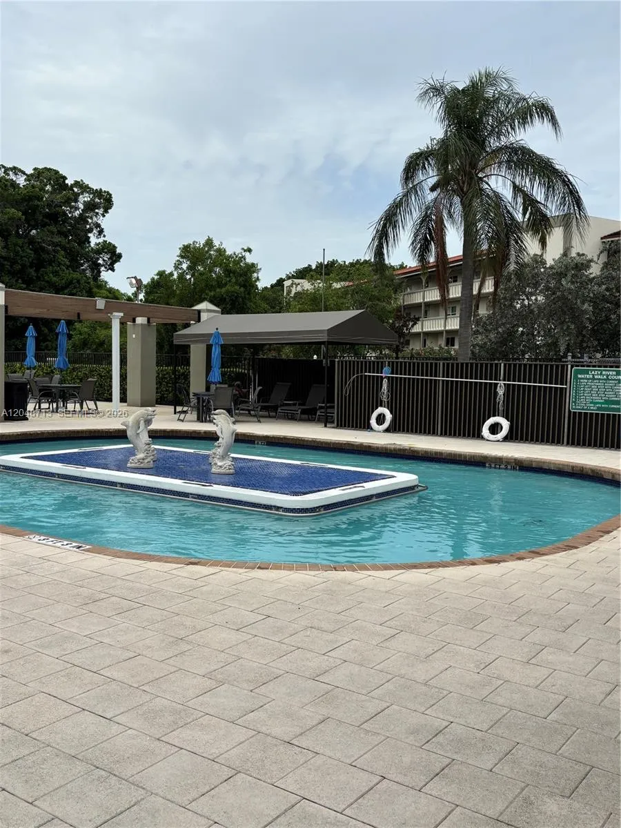 Walk pool