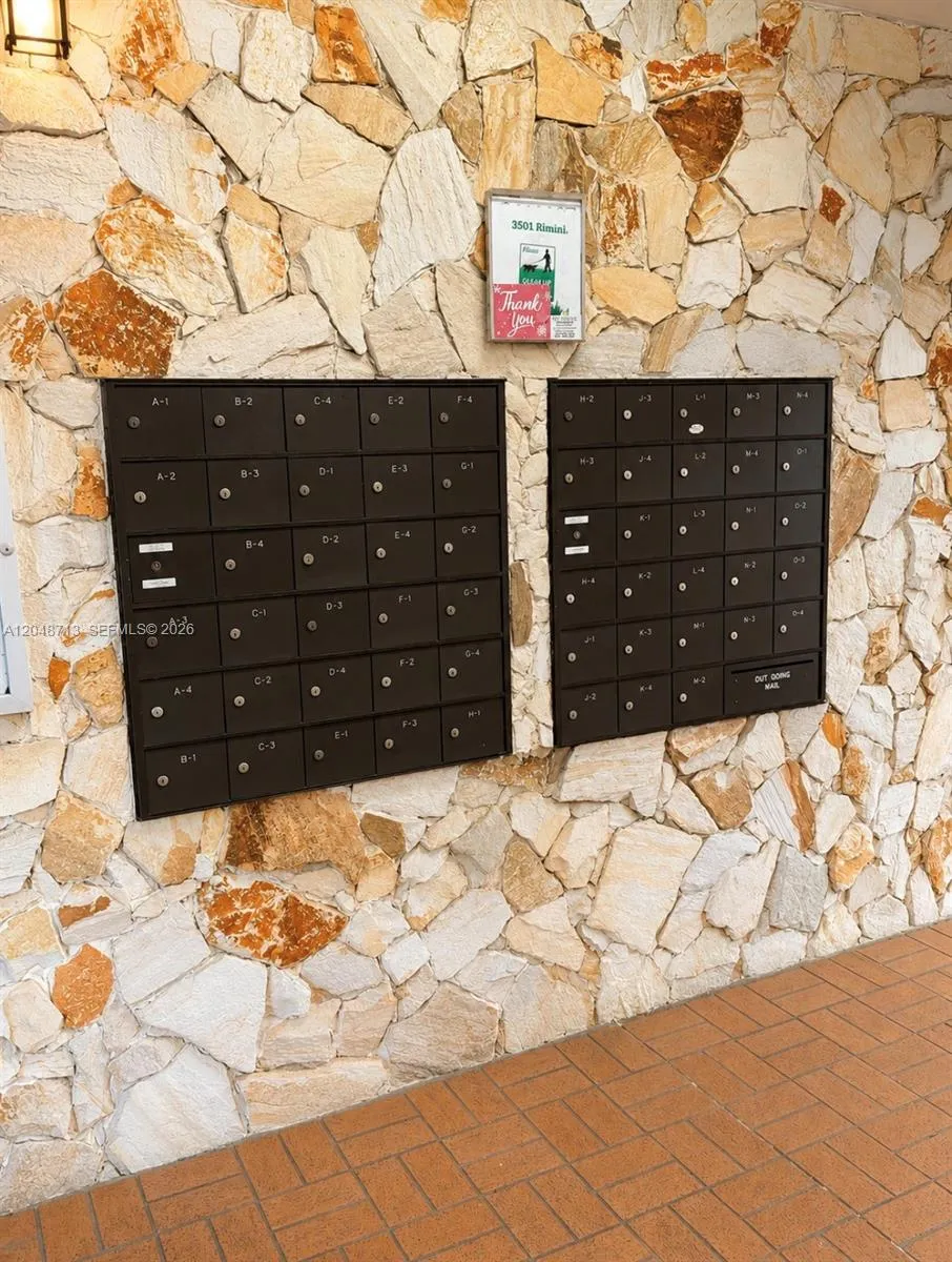 Mail box