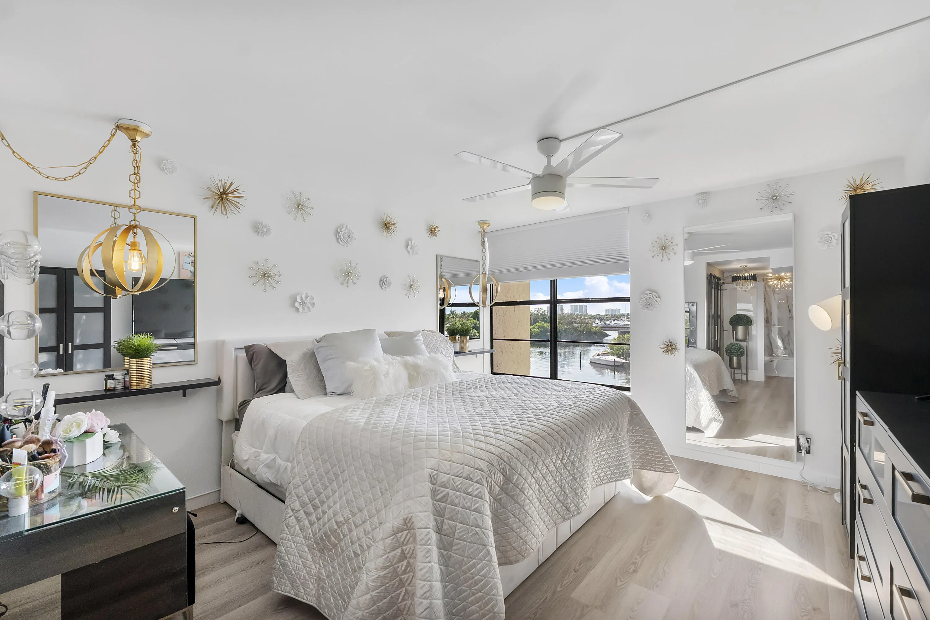 13 Royal Palm Way u503_008