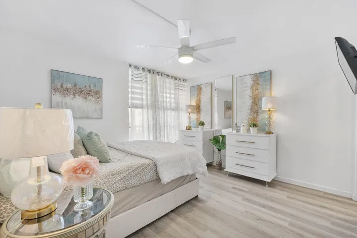 13 Royal Palm Way u503_001