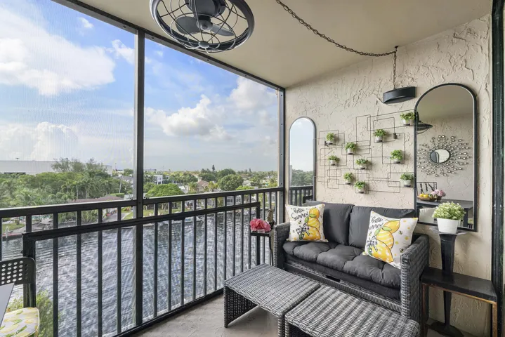13 Royal Palm Way u503_015