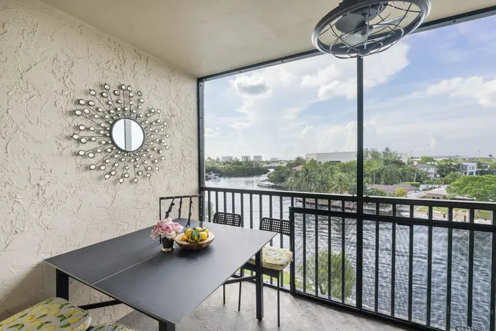 13 Royal Palm Way u503_014