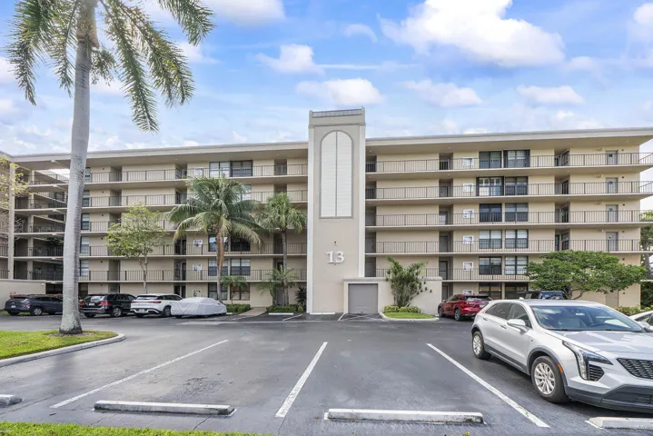 13 Royal Palm Way u503_019