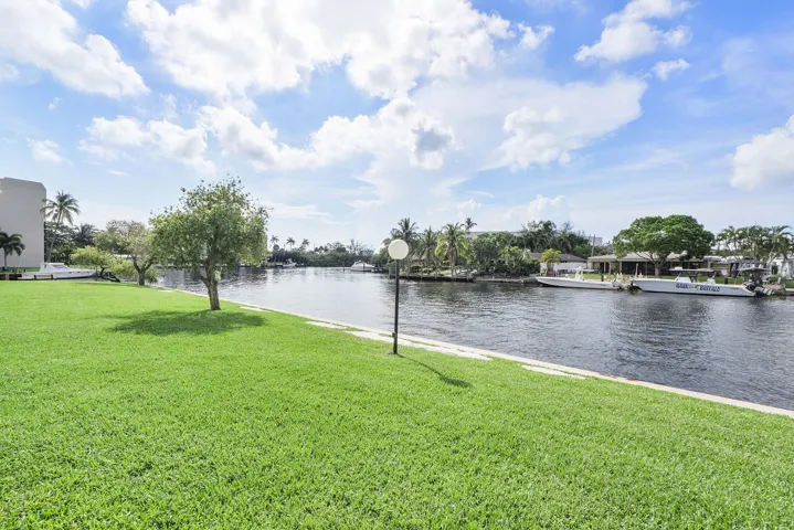 13 Royal Palm Way u503_018