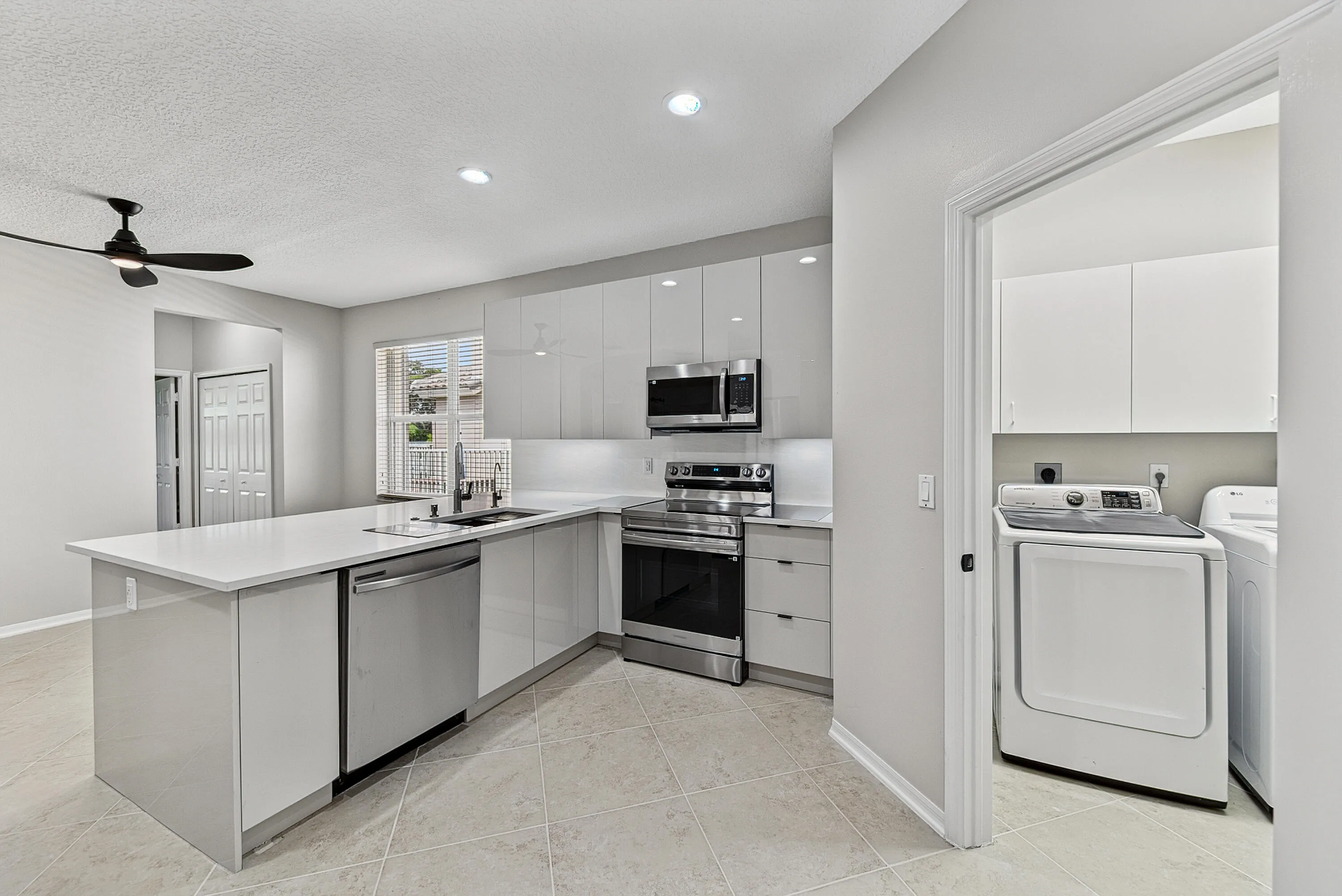 Kitchen/ Laundry Room