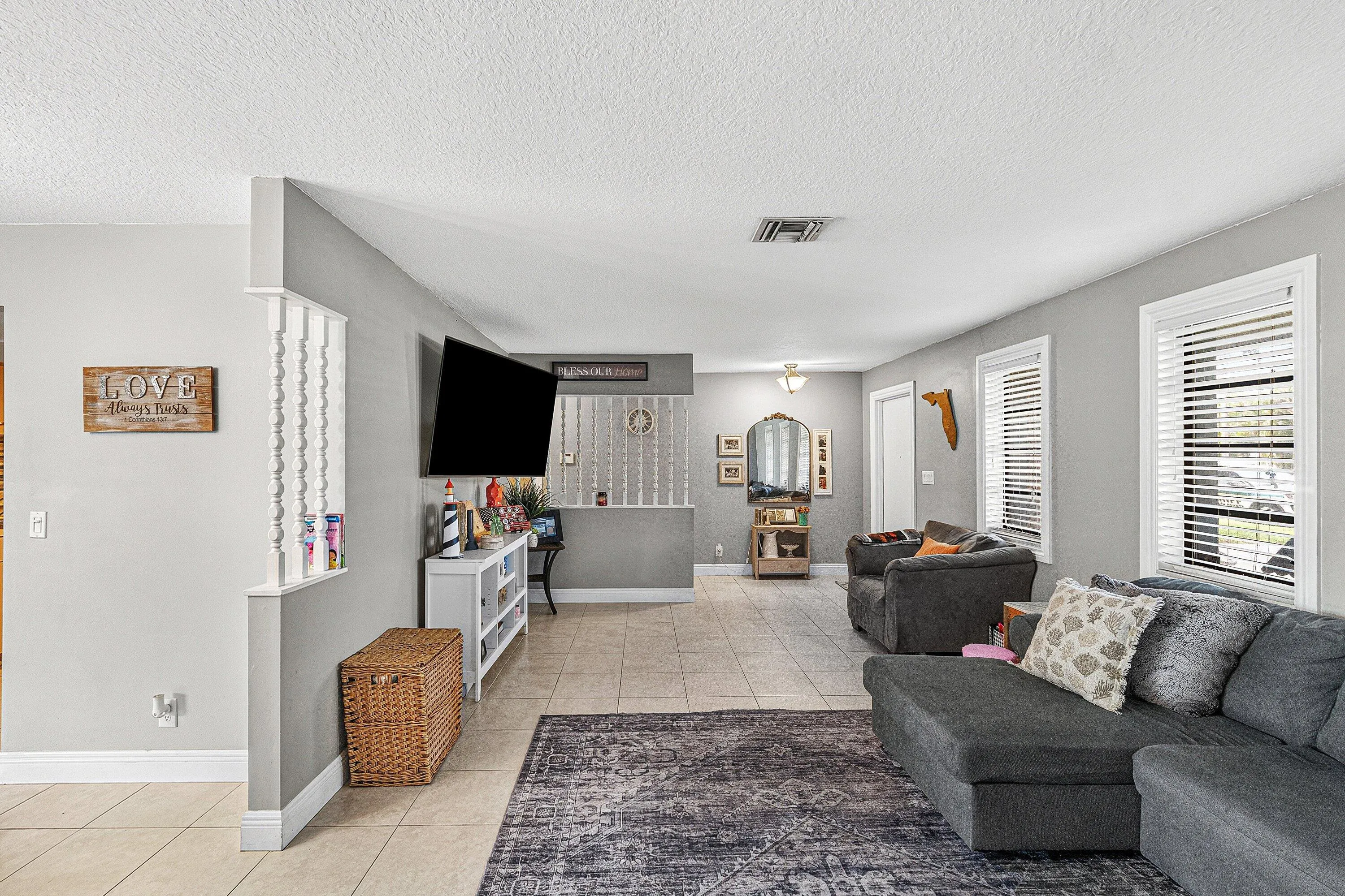 010-348SandpiperAvenue-RoyalPalmBeach-FL
