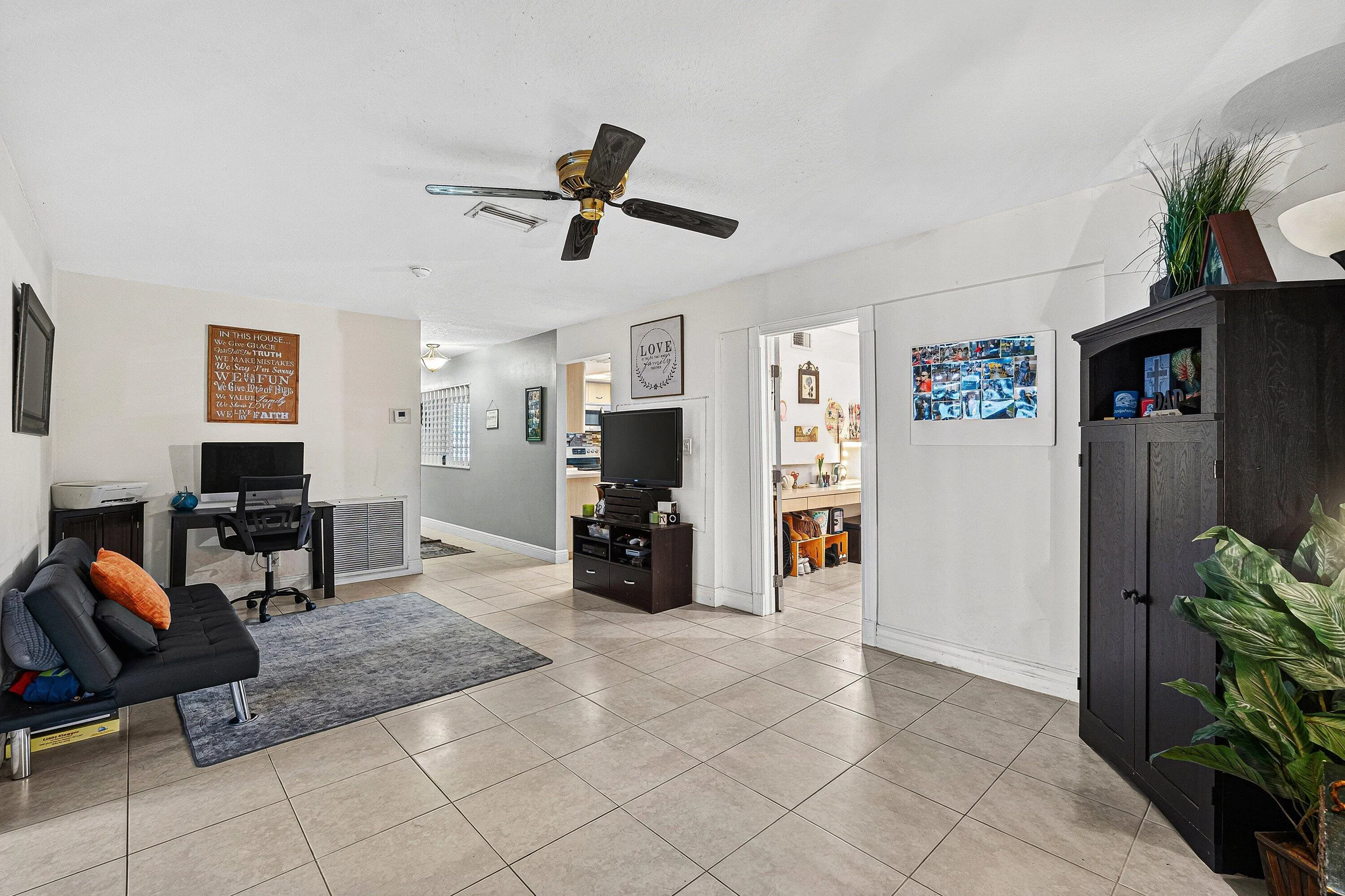 011-348SandpiperAvenue-RoyalPalmBeach-FL