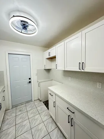 upgrade KT cabinets and granite countertop, light fixture