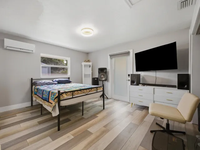 Primary suite 2