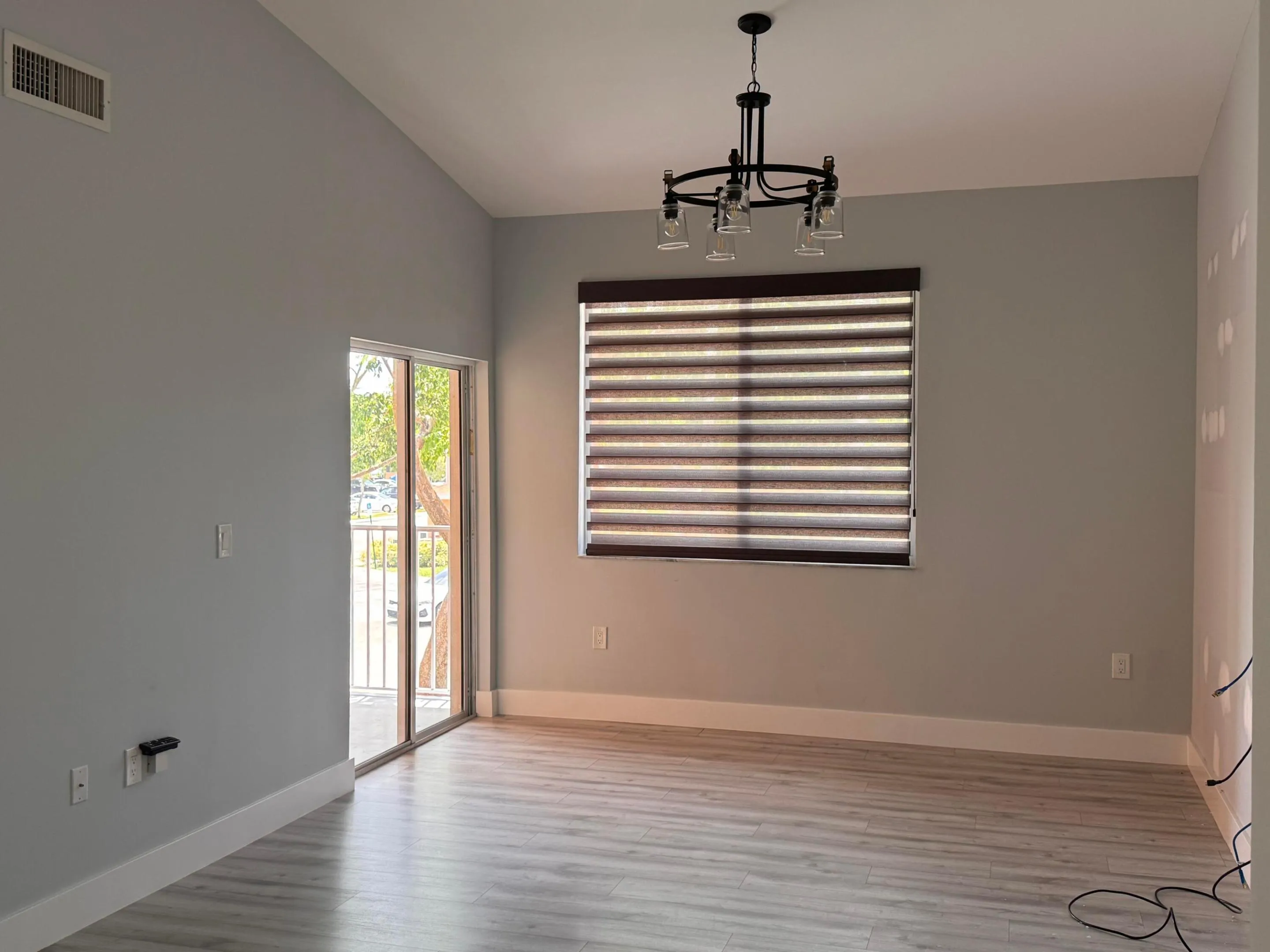 LIVING AREA TO BALCONY