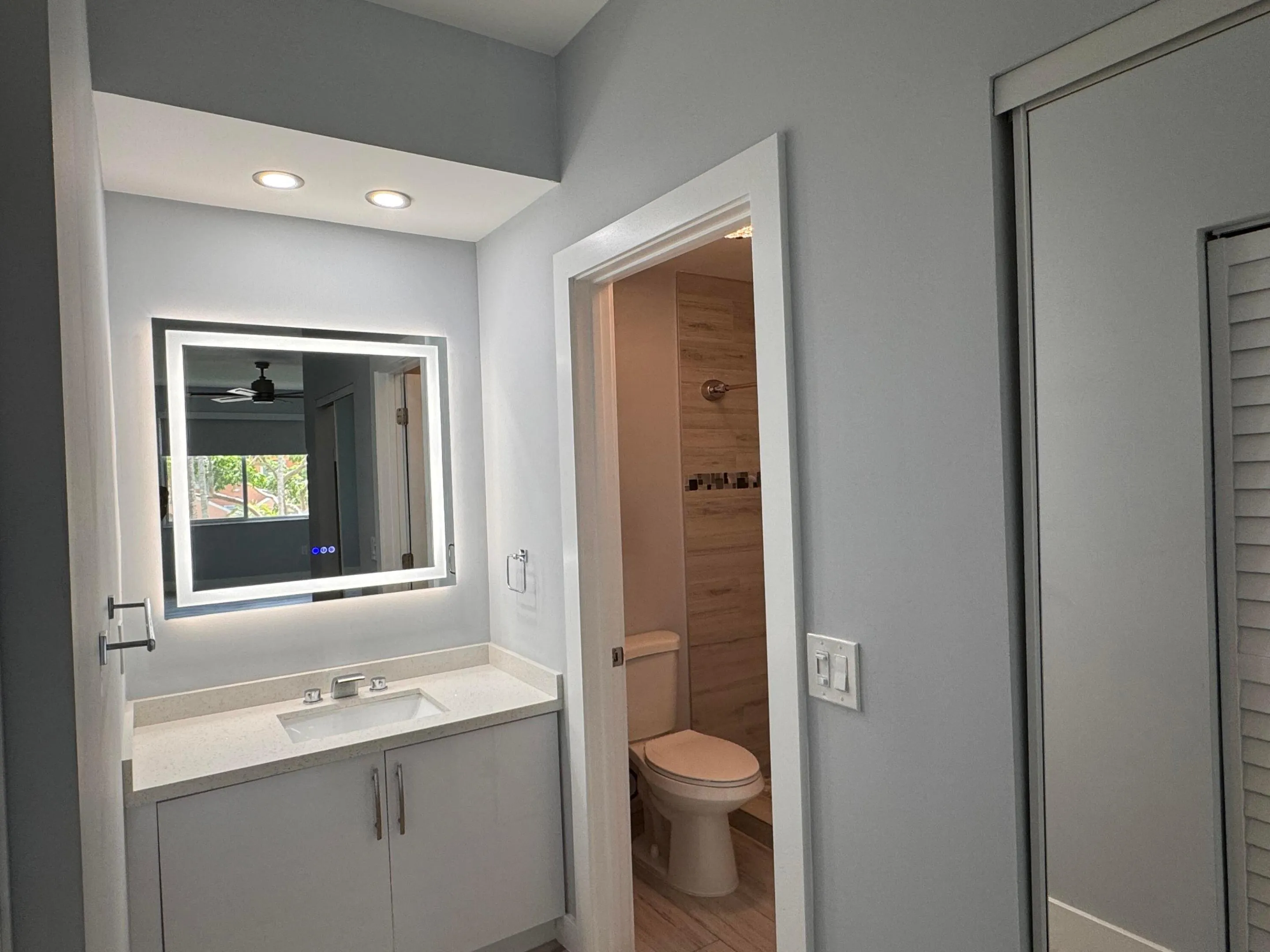 MASTER BATH AREA