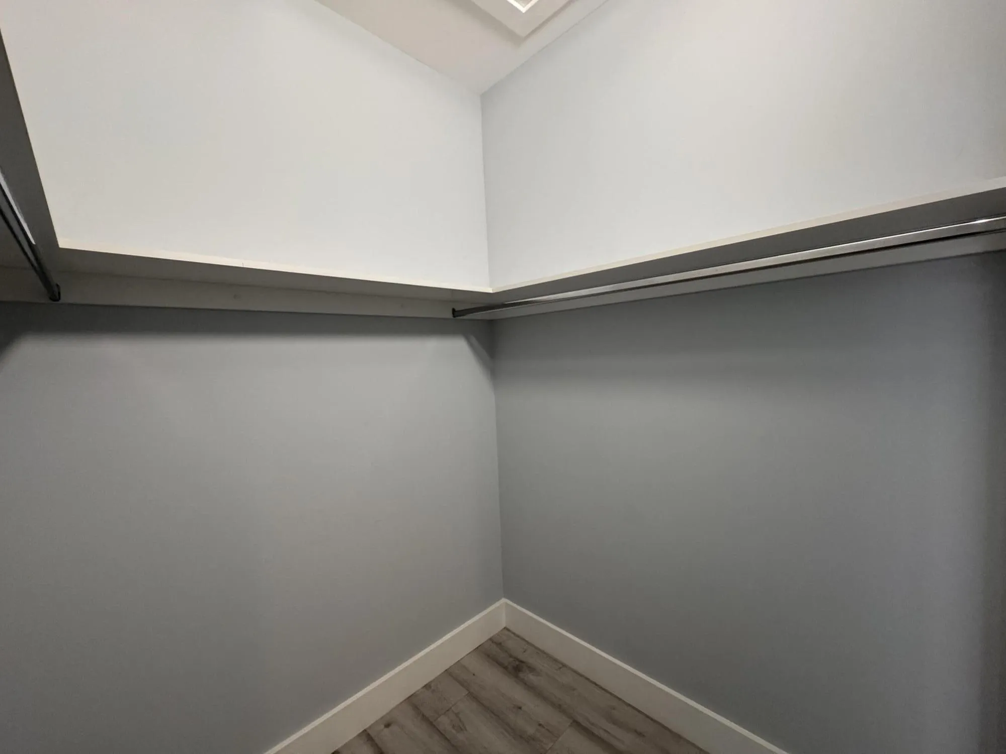 W CLOSET SPACE
