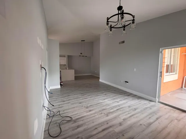 LIVING AREA TO KT